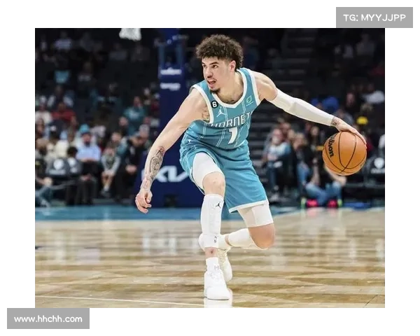 拉梅尔鲍尔三球称号背后的故事与篮球人生的独特轨迹